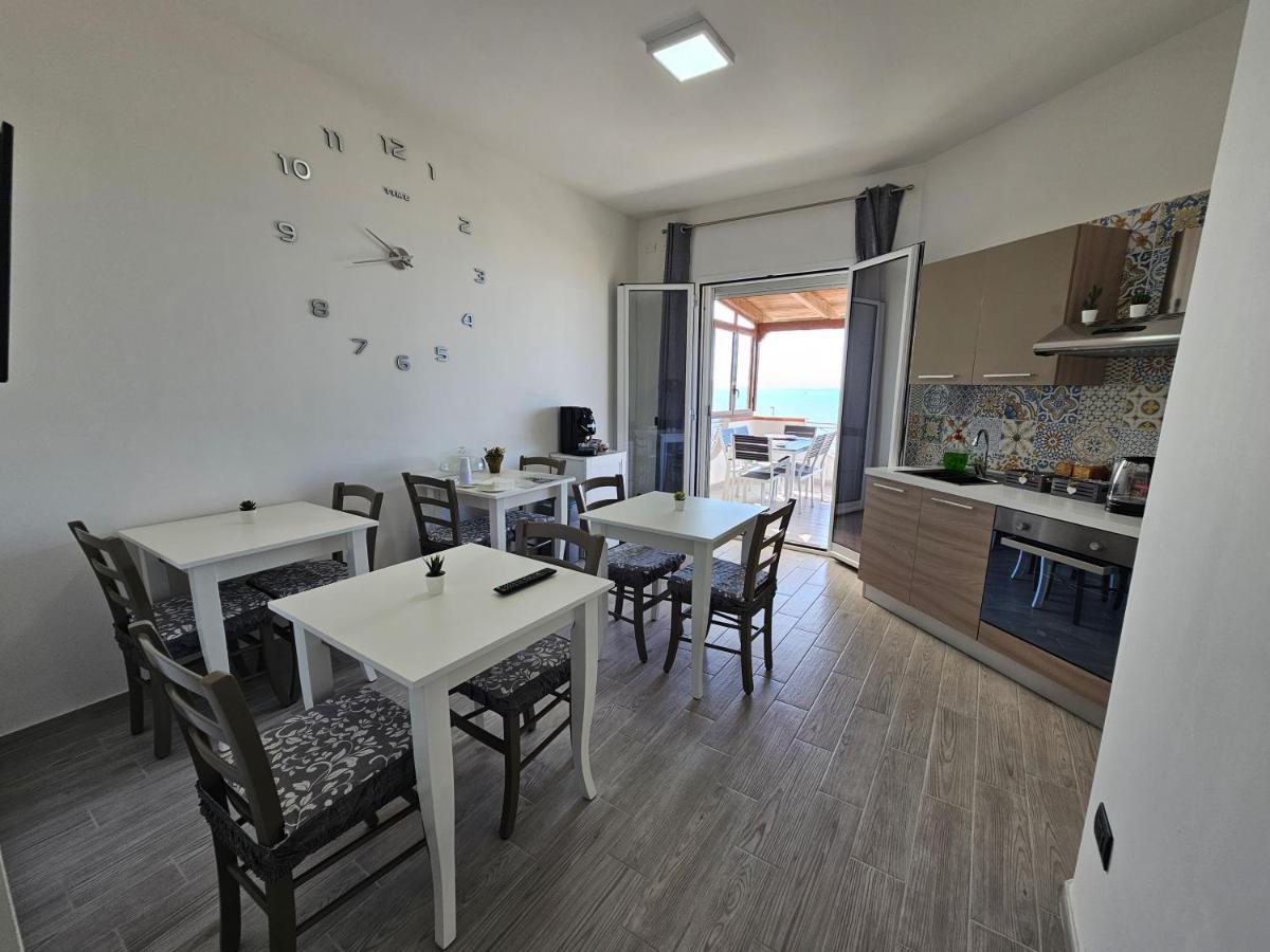 Frontemare Locazione Turistica Hotell Porto Empedocle Exteriör bild